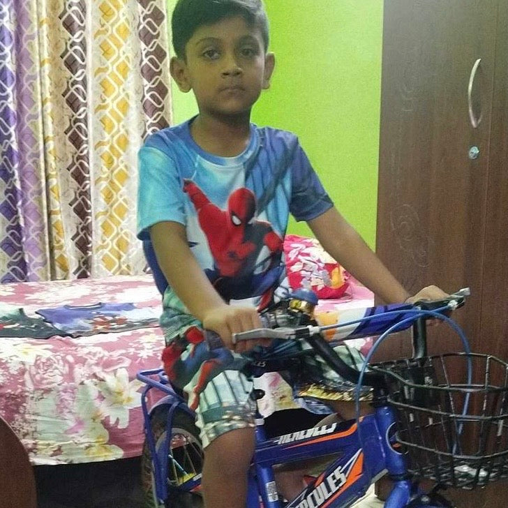 SPIDERMAN KIDS TOP BOTTOM SET WITH CAP (JERSEY MATERIAL)